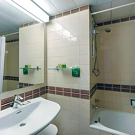 Expo Hotel