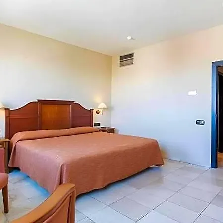 Expo Hotel 3*